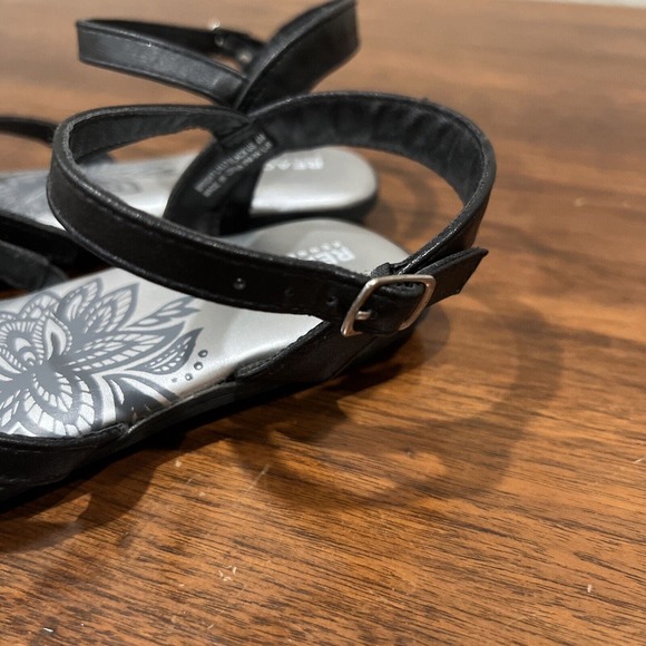 Kenneth Cole Reaction‎ Womens Black Strappy Ankle Strap Sandals Size 4 - Picture 4 of 8